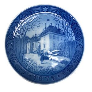 1975 Royal Copenhagen Collectible Christmas Plate – Marselisborg Castle